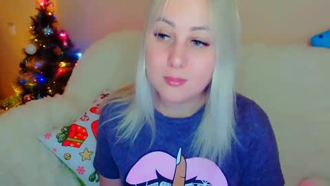 Snapshot of not_nakedcat chatting on December 26, 4:53 am hi glad to chat online show from December 26, 4:53 am