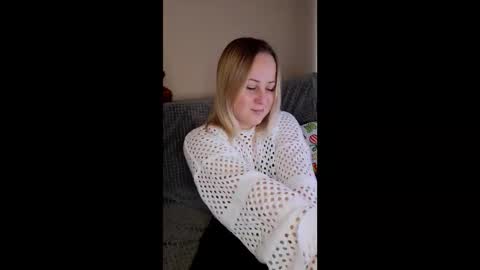 hi glad to chat online show from October 16, 6:38 am