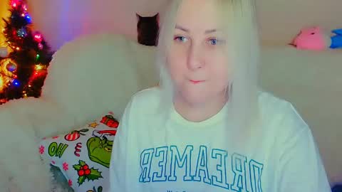 Snapshot of not_nakedcat chatting on December 23, 8:47 pm hi glad to chat online show from December 23, 8:47 pm