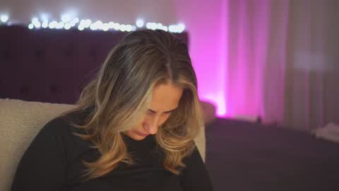 Tina online show from December 10, 6:11 am