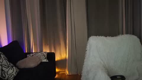 Tina online show from June 12, 7:11 pm