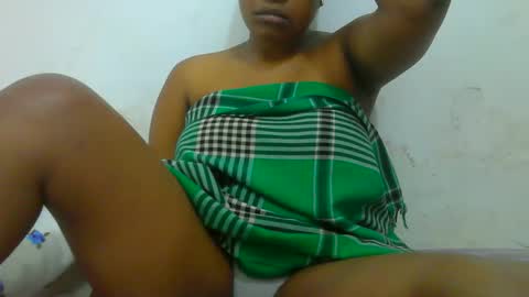 Snapshot of notoy1 chatting on October 20, 11:02 am notoy1 online show from October 20, 11:02 am