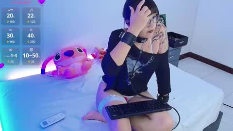 Notre online show from February 7, 1:37 pm