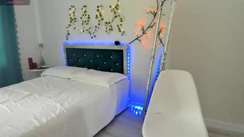 Snapshot of novaaskyy chatting on September 18, 8:02 am Nova online show from September 18, 8:02 am