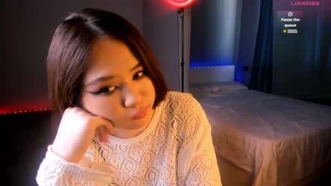 Snapshot of novaaskyy chatting on January 25, 6:23 am Nova online show from January 25, 6:23 am