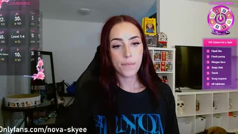 Snapshot of novaskyee chatting on February 24, 4:15 am Nova skyee online show from February 24, 4:15 am