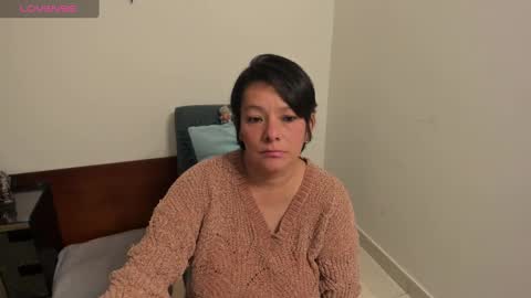 nuit_rose online show from January 27, 1:26 am