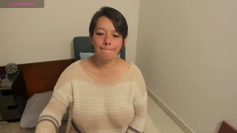 nuit_rose online show from January 15, 1:34 am