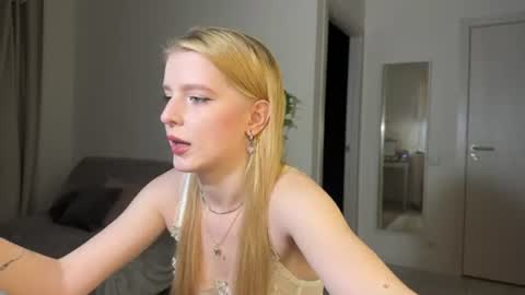 nura_foxx online show from July 5, 12:28 am