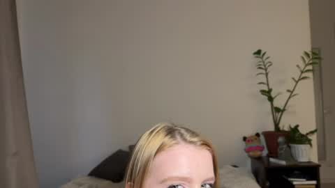 nura_foxx online show from June 14, 2:24 am