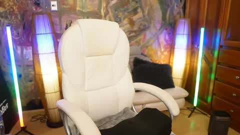 Snapshot of nurse_squirt chatting on September 19, 1:48 am Claudia online show from September 19, 1:48 am