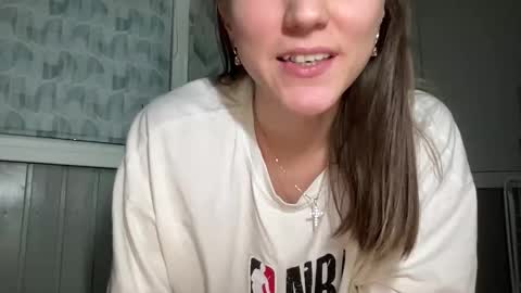 Ema online show from February 17, 8:52 pm