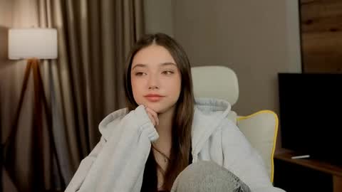 Rachel online show from June 3, 8:03 pm