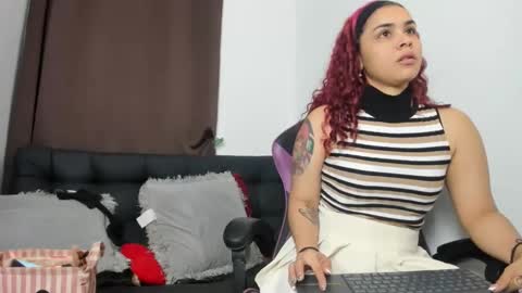Nia online show from December 25, 2:46 am