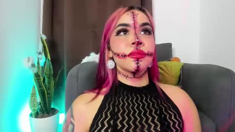 Snapshot of nyalgasai1 chatting on October 12, 12:13 am Nia online show from October 12, 12:13 am