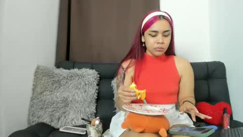 Nia online show from December 10, 3:09 am