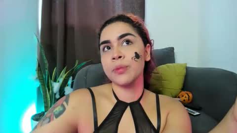 Snapshot of nyalgasai1 chatting on October 28, 10:03 pm Nia online show from October 28, 10:03 pm