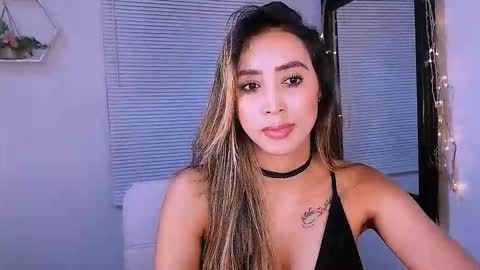 Nycole online show from October 26, 12:39 am