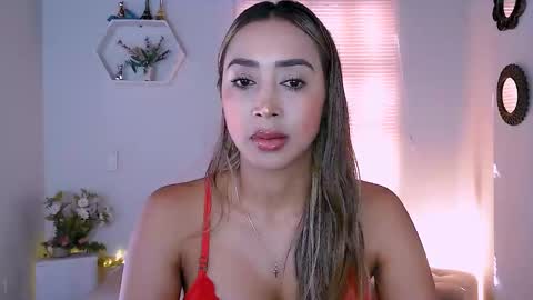 Snapshot of nycole_1988 chatting on March 8, 1:44 pm Nycole online show from March 8, 1:44 pm