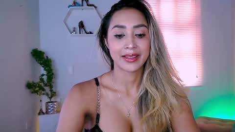 Snapshot of nycole_1988 chatting on January 13, 5:33 pm Nycole online show from January 13, 5:33 pm