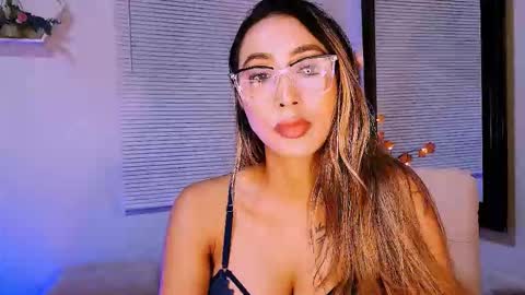 Nycole online show from November 9, 1:45 am