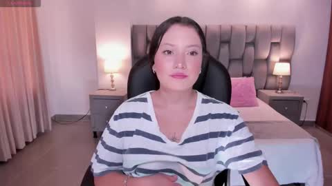 Snapshot of nylaa_rose chatting on October 4, 7:07 pm nylaa_rose online show from October 4, 7:07 pm