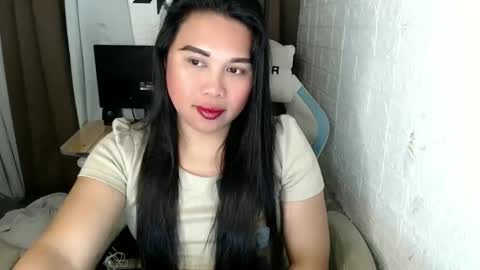 nylecummer online show from December 25, 4:43 pm