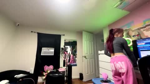 nymphomaticbaby online show from February 15, 11:48 pm