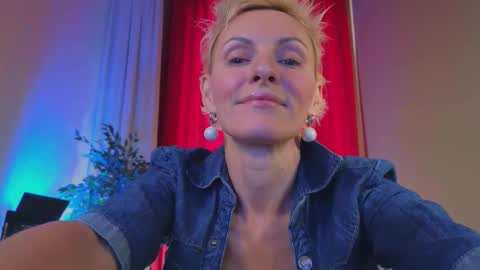 nymphvariety online show from October 3, 5:34 am