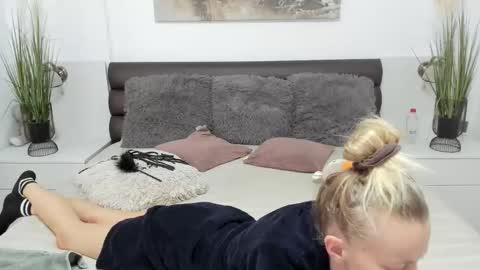 NyokoAnya online show from October 27, 7:04 am