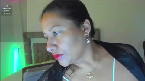 Snapshot of nyomi_browm chatting on October 28, 9:59 am nyomi browm online show from October 28, 9:59 am
