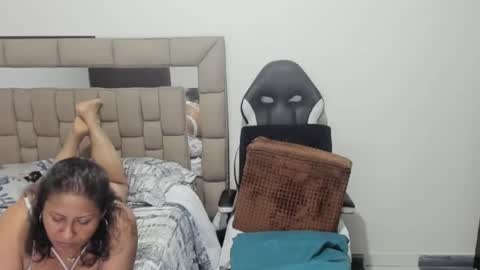 nyomi browm online show from January 18, 1:30 am