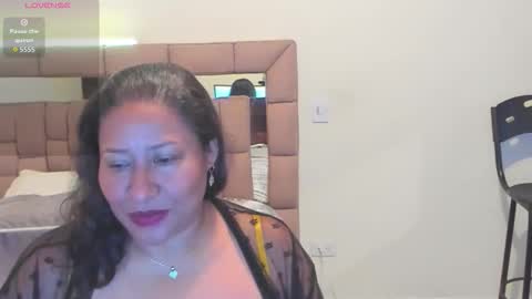 nyomi browm online show from November 9, 11:06 am