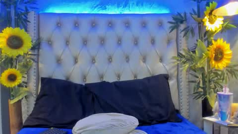 nyssawoodd online show from October 15, 6:21 pm