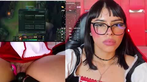 Snapshot of nyveth chatting on October 10, 5:40 pm Nyvet online show from October 10, 5:40 pm