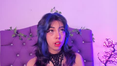 Snapshot of nyx_nayla chatting on December 10, 11:11 am online show from December 10, 11:11 am