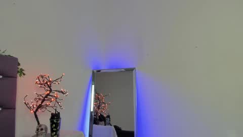 Snapshot of nyx_nayla chatting on December 5, 9:50 am online show from December 5, 9:50 am