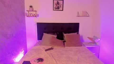 nyxa_ online show from November 7, 3:01 am