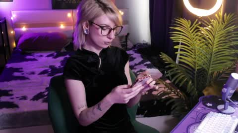 Moonlight online show from April 12, 9:23 am