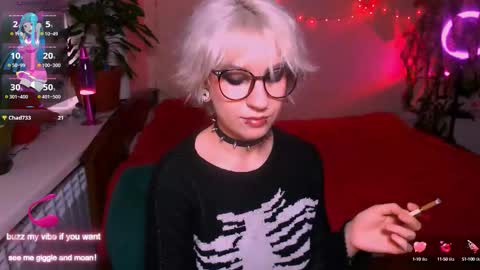 Snapshot of obedientt_ chatting on September 21, 11:20 am Moonlight online show from September 21, 11:20 am