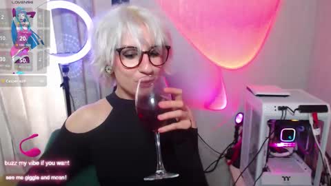 Snapshot of obedientt_ chatting on October 6, 10:10 am Moonlight online show from October 6, 10:10 am