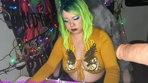 occvlt qveen online show from January 2, 2:11 am