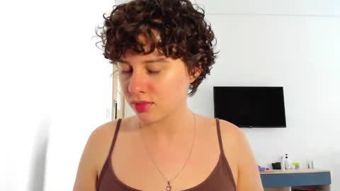 Evie online show from February 23, 4:02 am