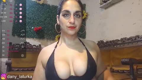 Snapshot of odalisca_bellydancer chatting on January 1, 10:24 pm Daniela Dany online show from January 1, 10:24 pm
