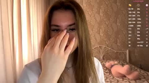 Mia online show from September 21, 8:13 am