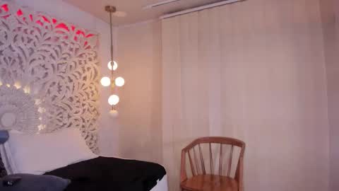 Ana  online show from November 6, 12:33 pm