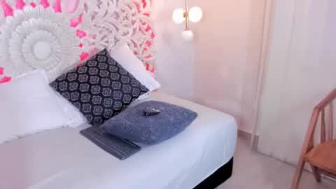 Snapshot of odette_bulgari chatting on October 21, 11:47 am Ana  online show from October 21, 11:47 am