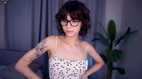 Thea online show from September 24, 6:51 pm