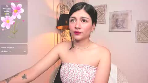 Snapshot of oh__holly chatting on October 7, 11:42 pm Holly online show from October 7, 11:42 pm