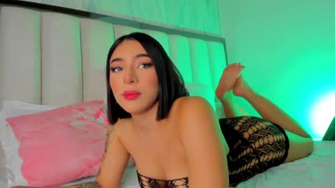 Holly online show from January 16, 7:52 pm